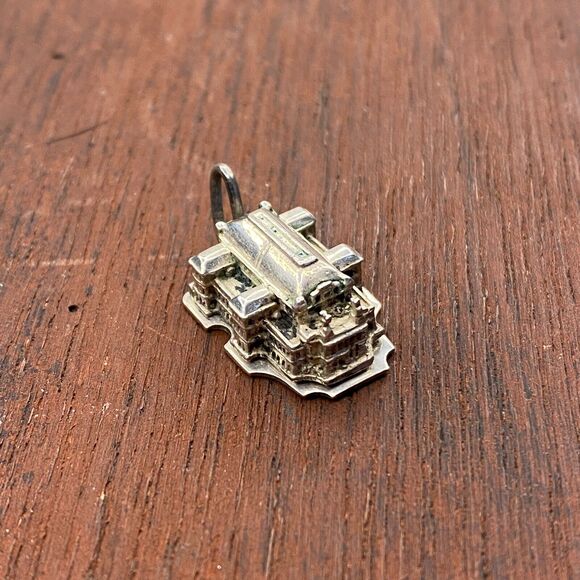 Vintage 925 Sterling Silver Vienna State Opera House Opens Pendant Charm - Picture 1 of 6